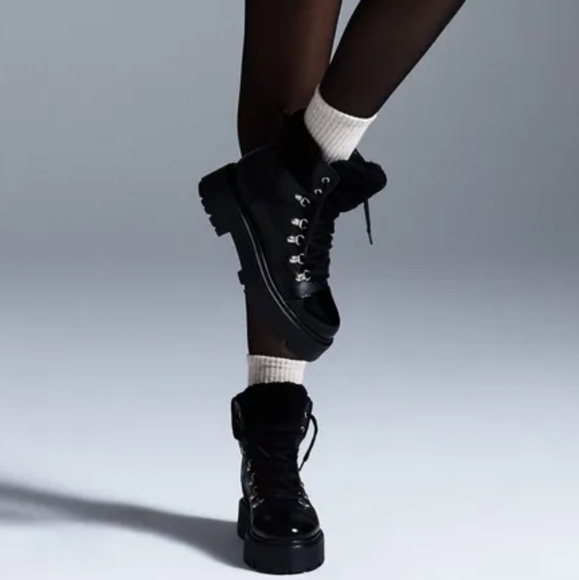 Steve Madden Reyen Black Leather Lace Up dhBoot (Women)Size 6.5 New in box. - Picture 12 of 13